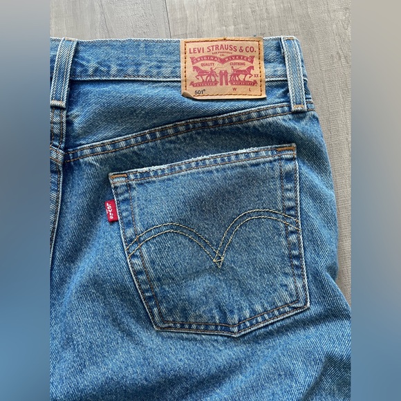 Jeans Levis 501 taille 29 - Picture 2 of 5